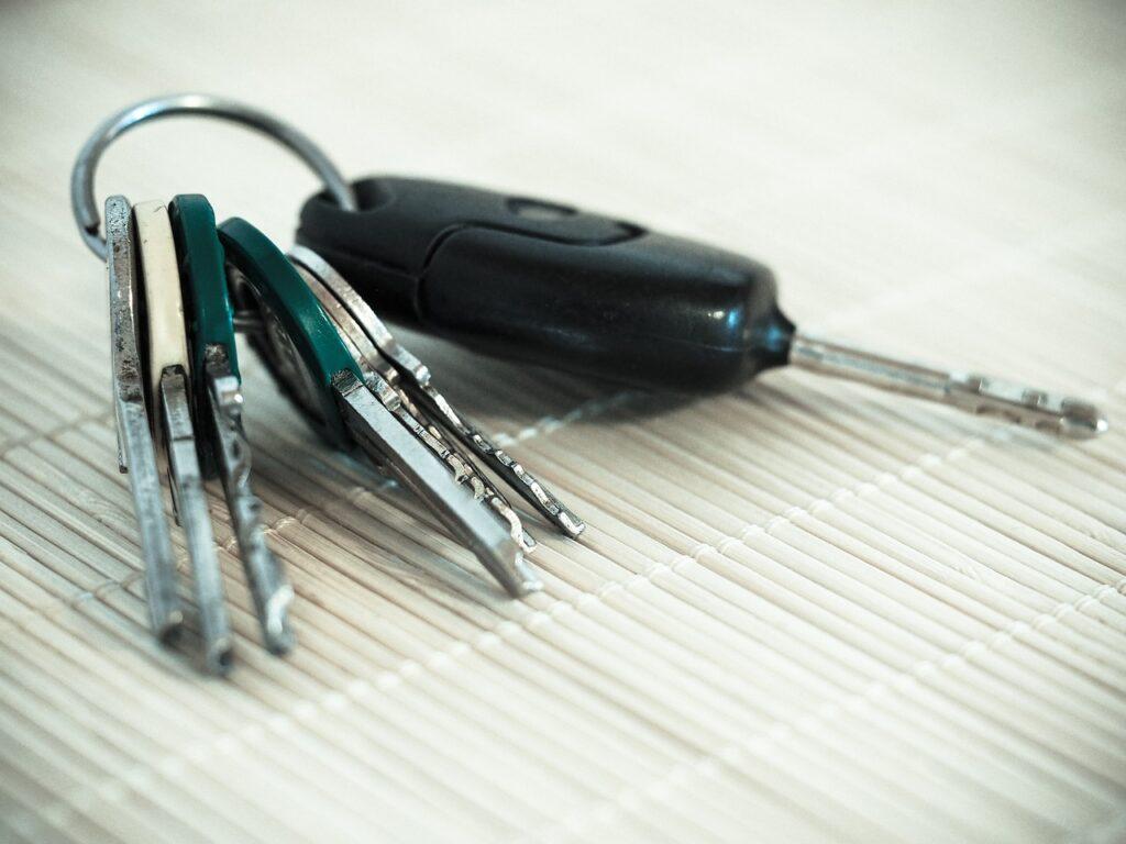 key, car key, keychain-949094.jpg